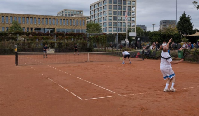 • Tennisvereniging Never Out-Houtrust
